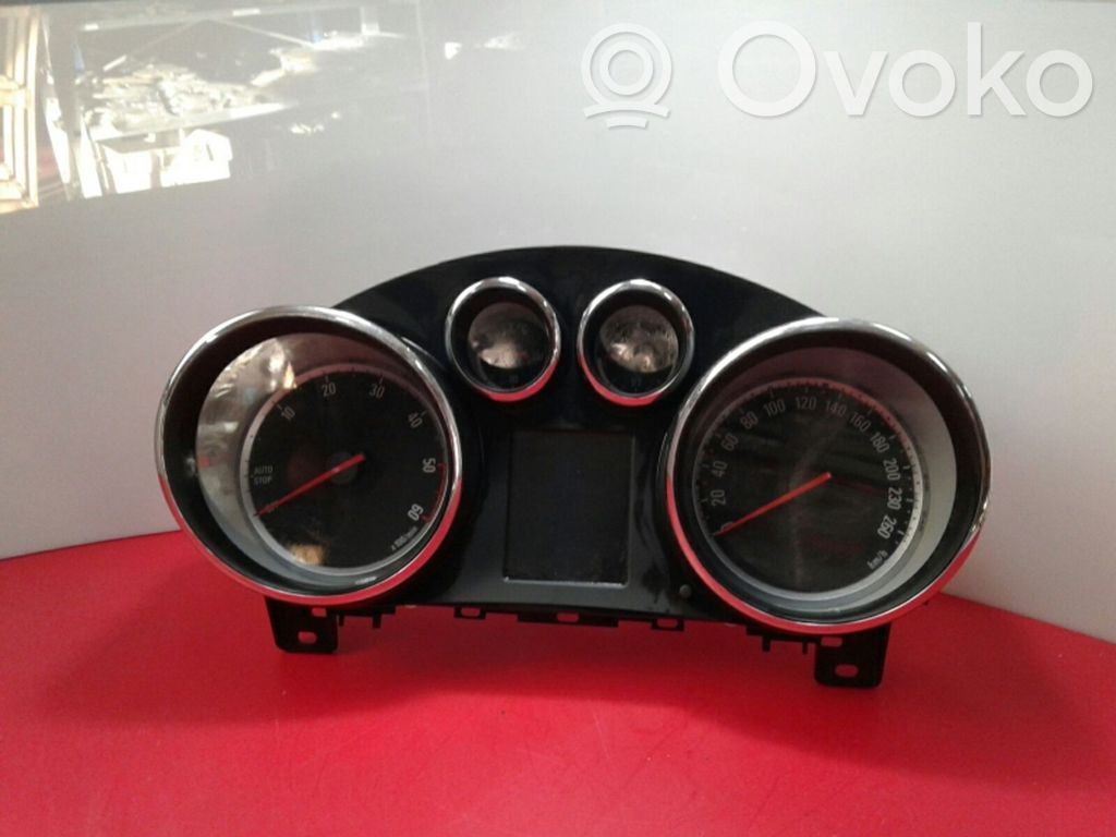 Opel Astra J Speedometer (instrument cluster) 