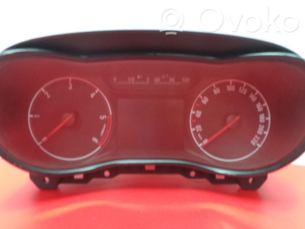 Opel Corsa E Geschwindigkeitsmesser Cockpit 