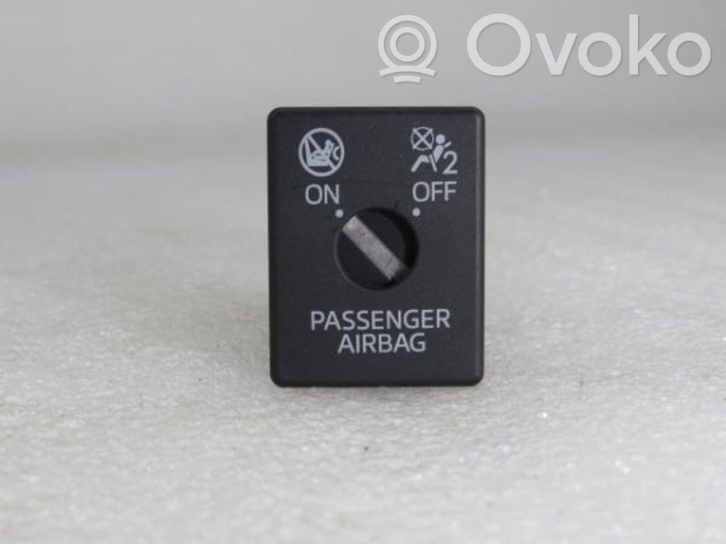 Multifunctional control switch/knob   DA6A666H0
