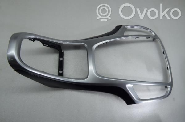 Dashboard trim   13349237,2096681,340685796,MOLDURADORADIO