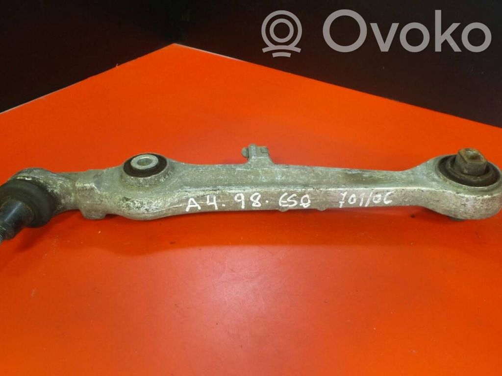 Audi A4 S4 B5 8D Priekinė svirtis 