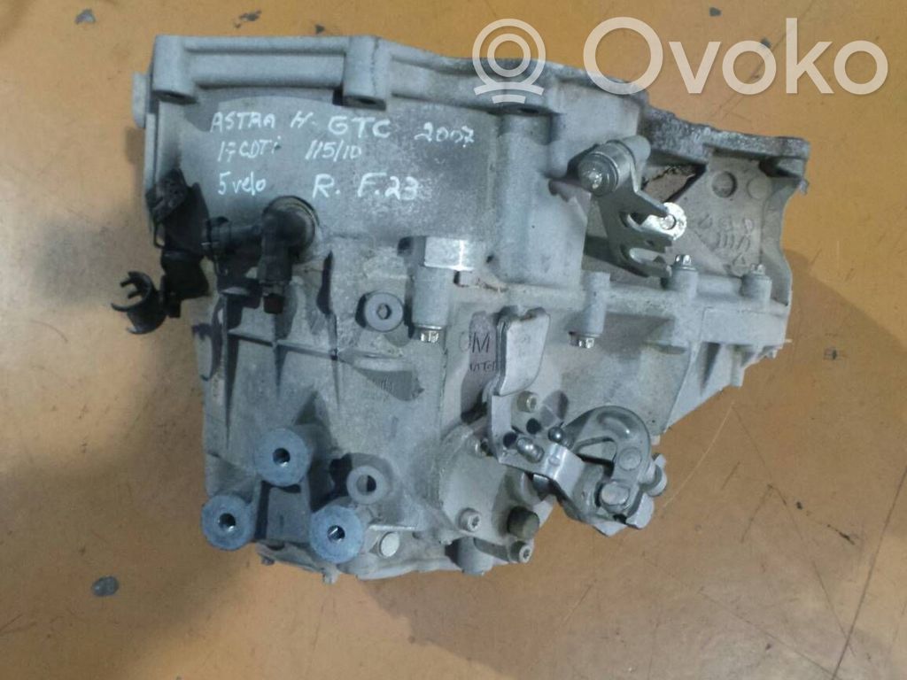 Opel Astra H Caja de cambios manual de 5 velocidades 