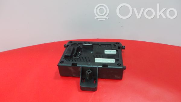 Renault Clio III Módulo de confort/conveniencia 