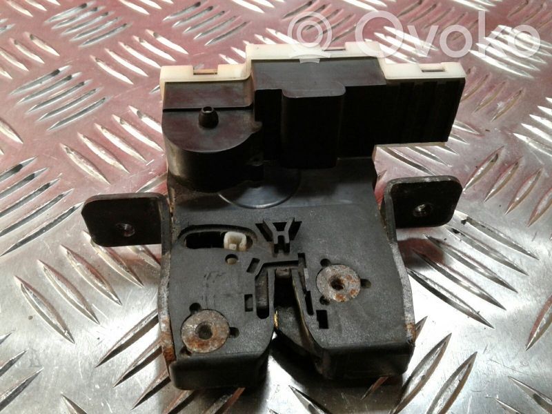 Nissan Primera Tailgate exterior lock 