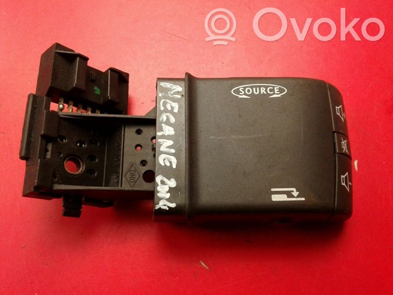 Multifunctional control switch/knob   8200103769,MULTIFUNCOES