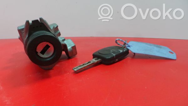 Audi A3 S3 8L Užvedimo spynelė 