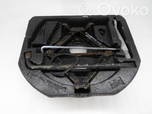 Tool set   6W8317B043AC