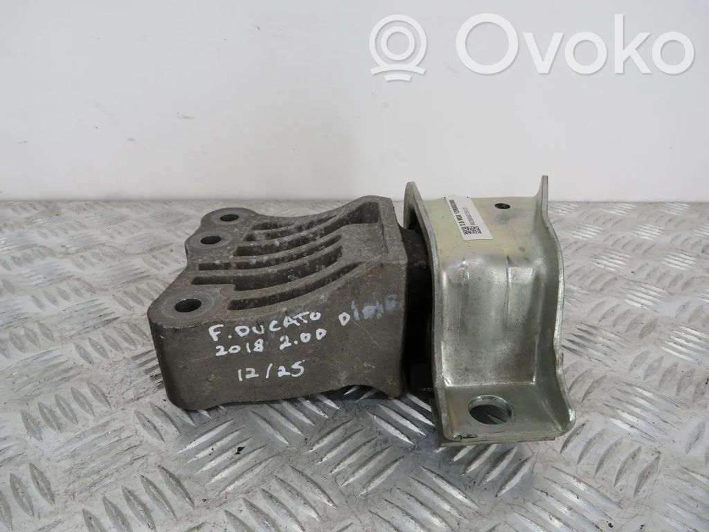 Fiat Ducato Engine mount bracket 