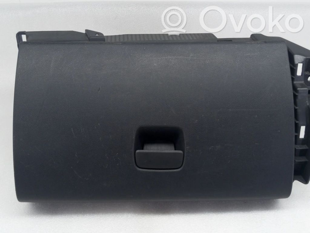 Daiktadėžė   93868005,8632803