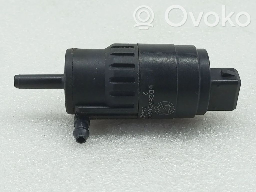 Windscreen/windshield washer pump   D2832