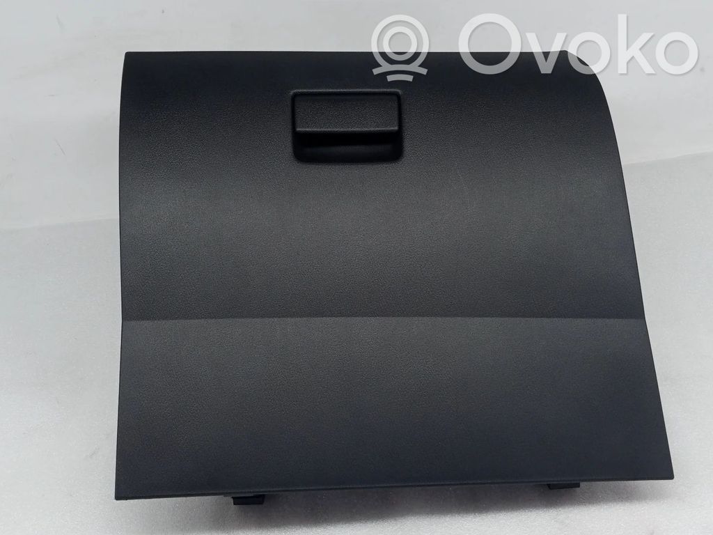Glove box