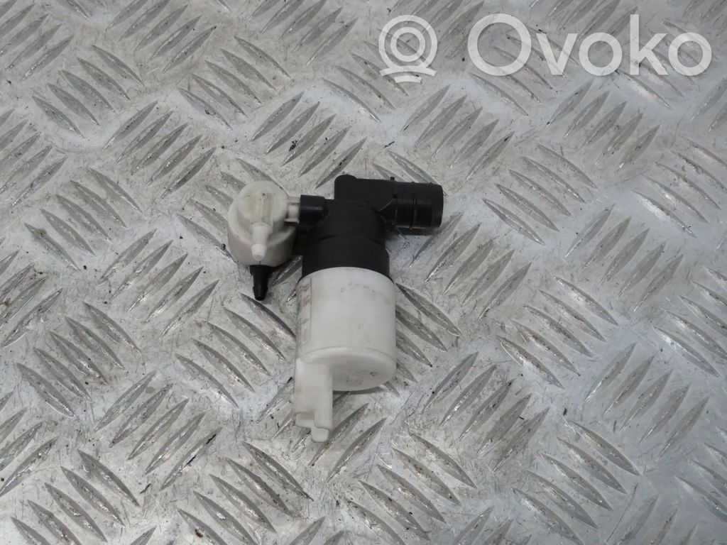 Peugeot 308 Windscreen/windshield washer pump 