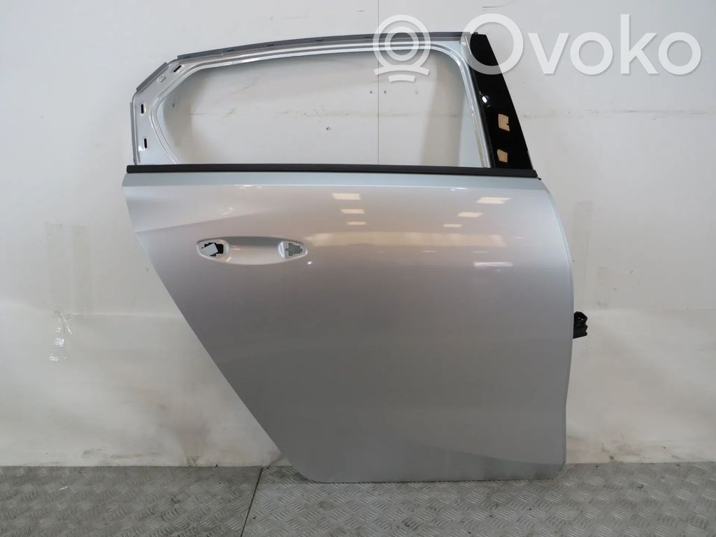 Opel Astra L Puerta trasera 