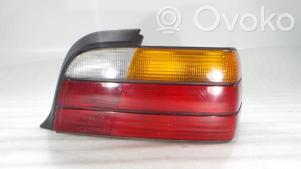 BMW 3 E36 Galinis žibintas kėbule 