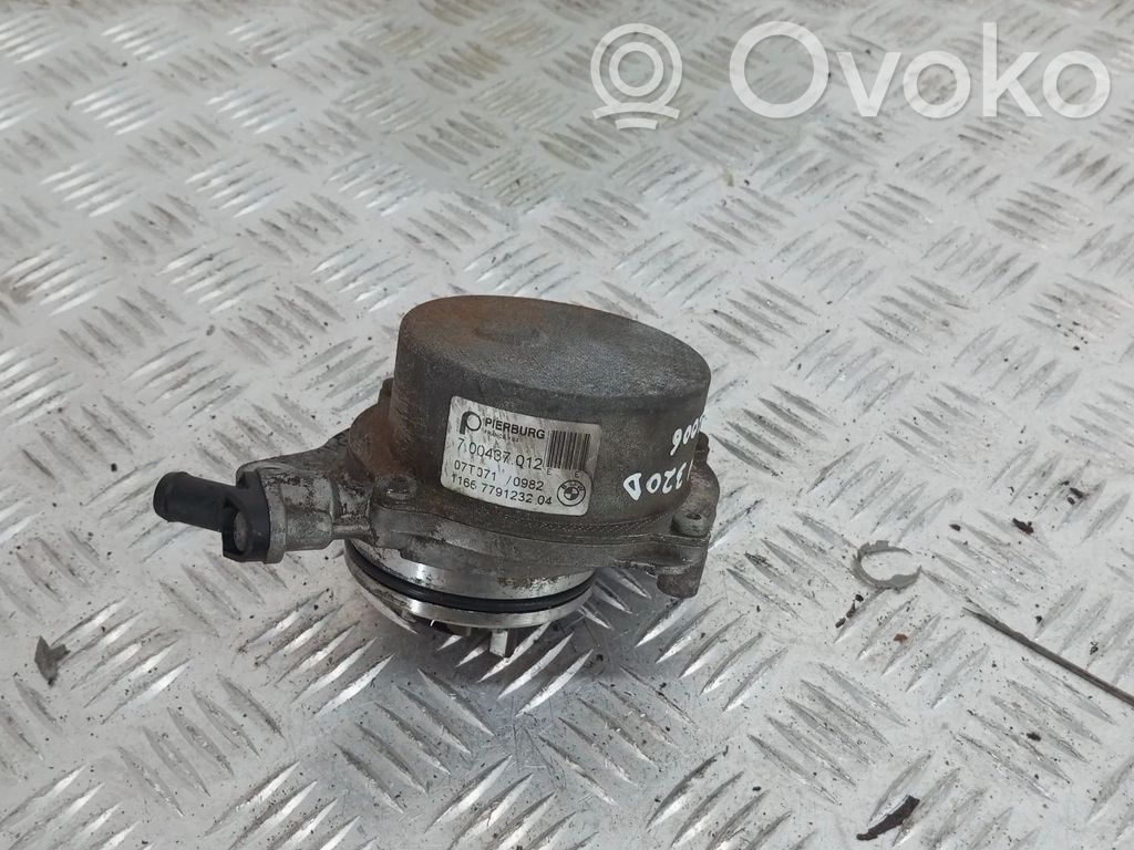 BMW 3 E90 E91 Pompa podciśnienia / Vacum 
