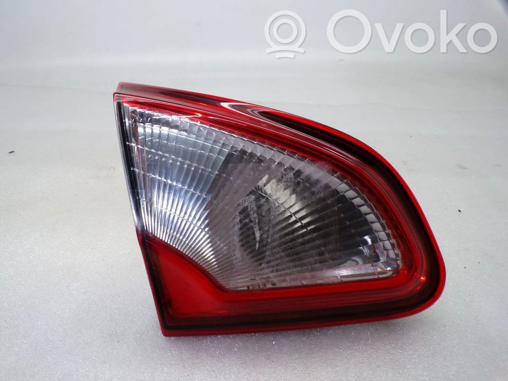Nissan Qashqai+2 Luci posteriori del portellone del bagagliaio