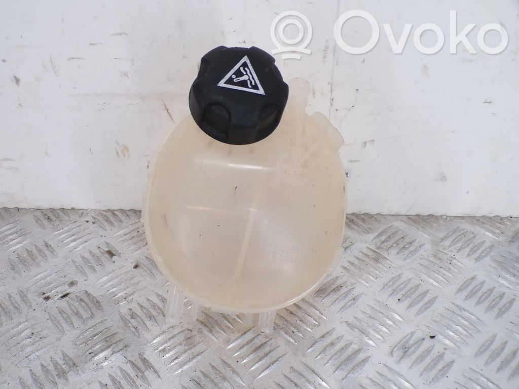 Peugeot 208 II Ausgleichsbehälter Kühlwasser 