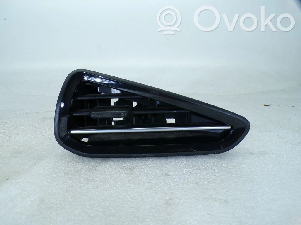 Volkswagen ID.3 Центральная воздушная решётка