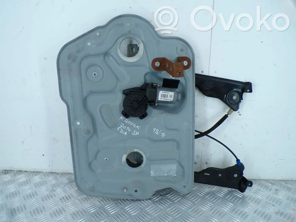 Nissan Qashqai+2 Macara geam față fără motor 
