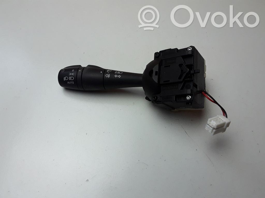 Renault Captur Light switch 