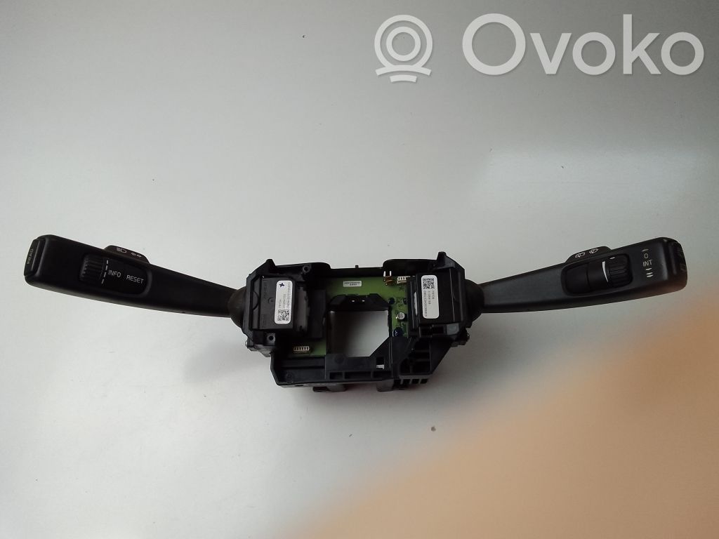 Volvo XC60 Interruptor/palanca de limpiador de luz de giro 