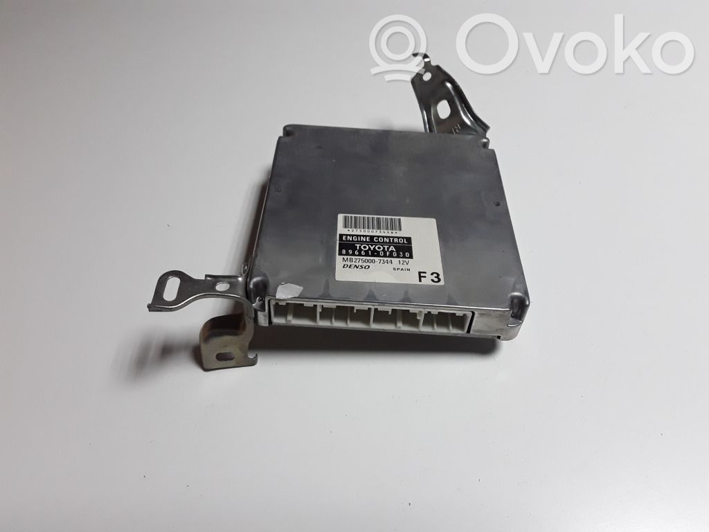 Toyota Corolla Verso AR10 Engine control unit/module 