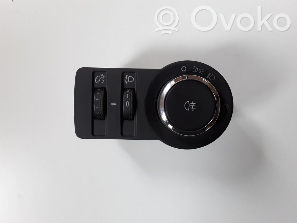 Opel Astra J Light switch 