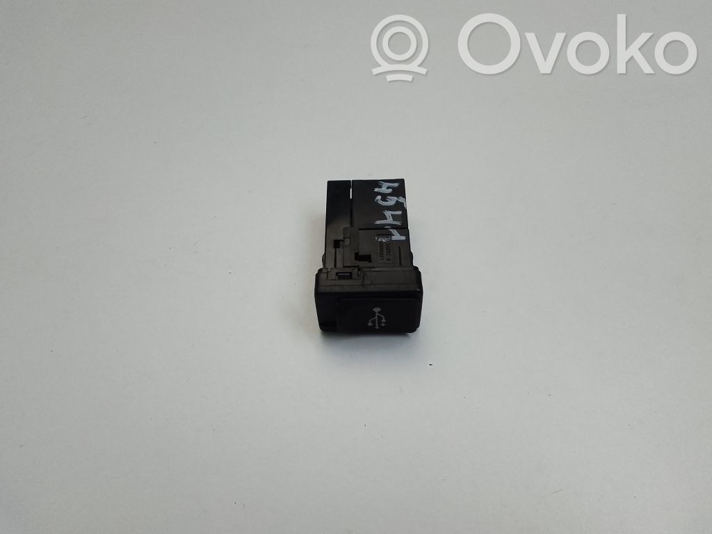 Enchufe conector USB   861900D060
