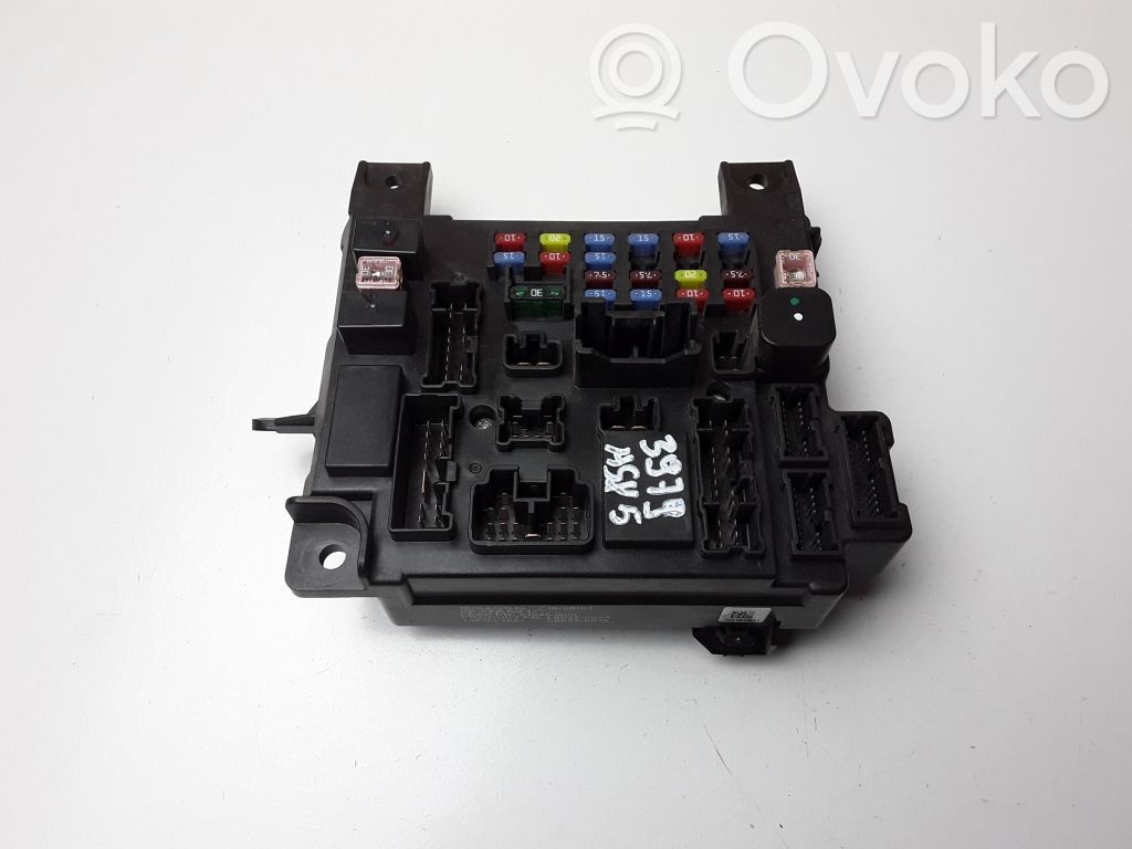 Mitsubishi ASX Fuse module 