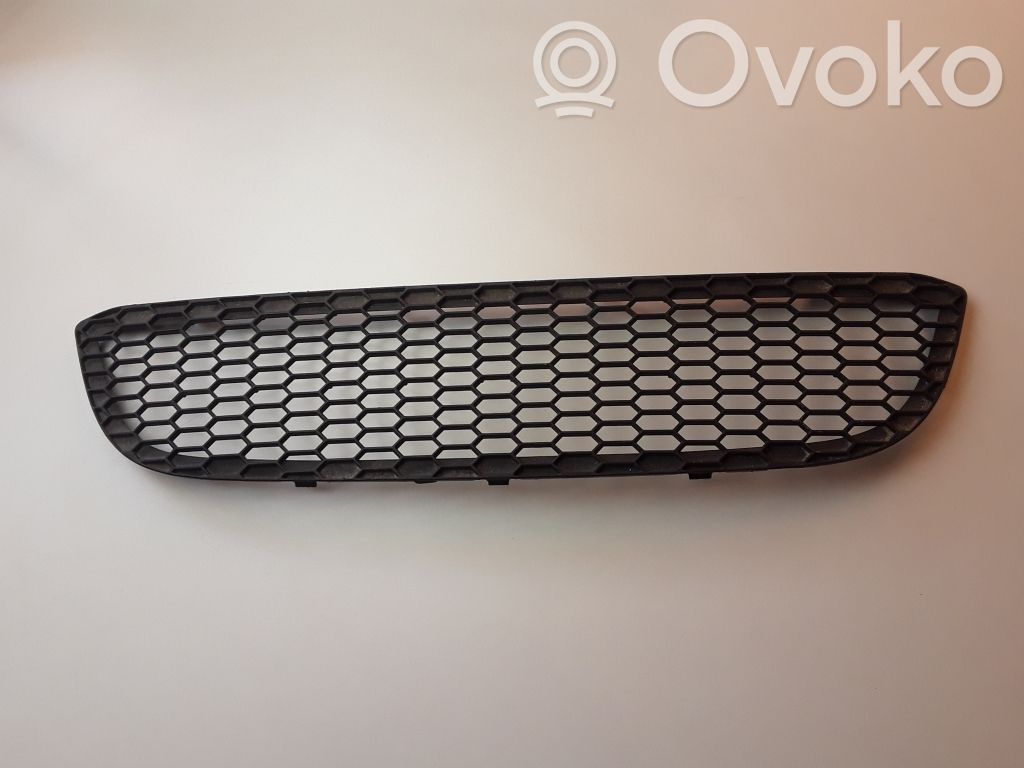 BMW 1 E81 E87 Front bumper lower grill 
