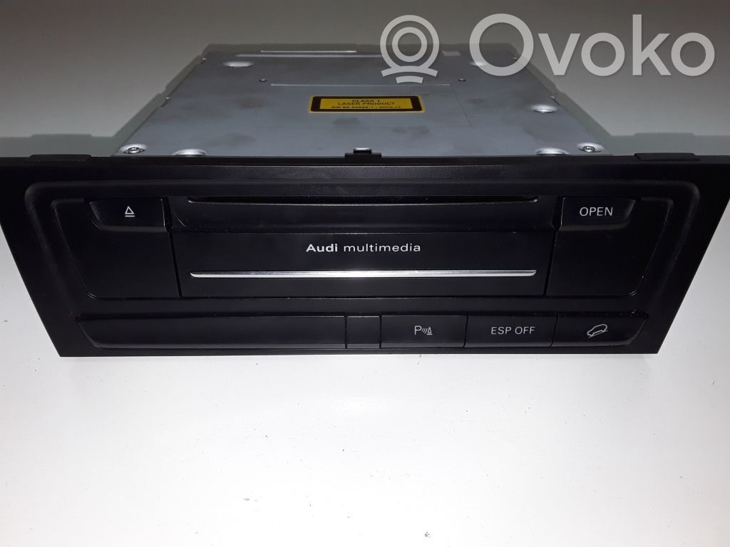 Panel / Radioodtwarzacz CD/DVD/GPS   8T2035666A