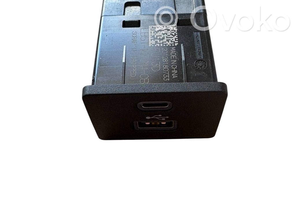 Ford Kuga III USB socket connector 