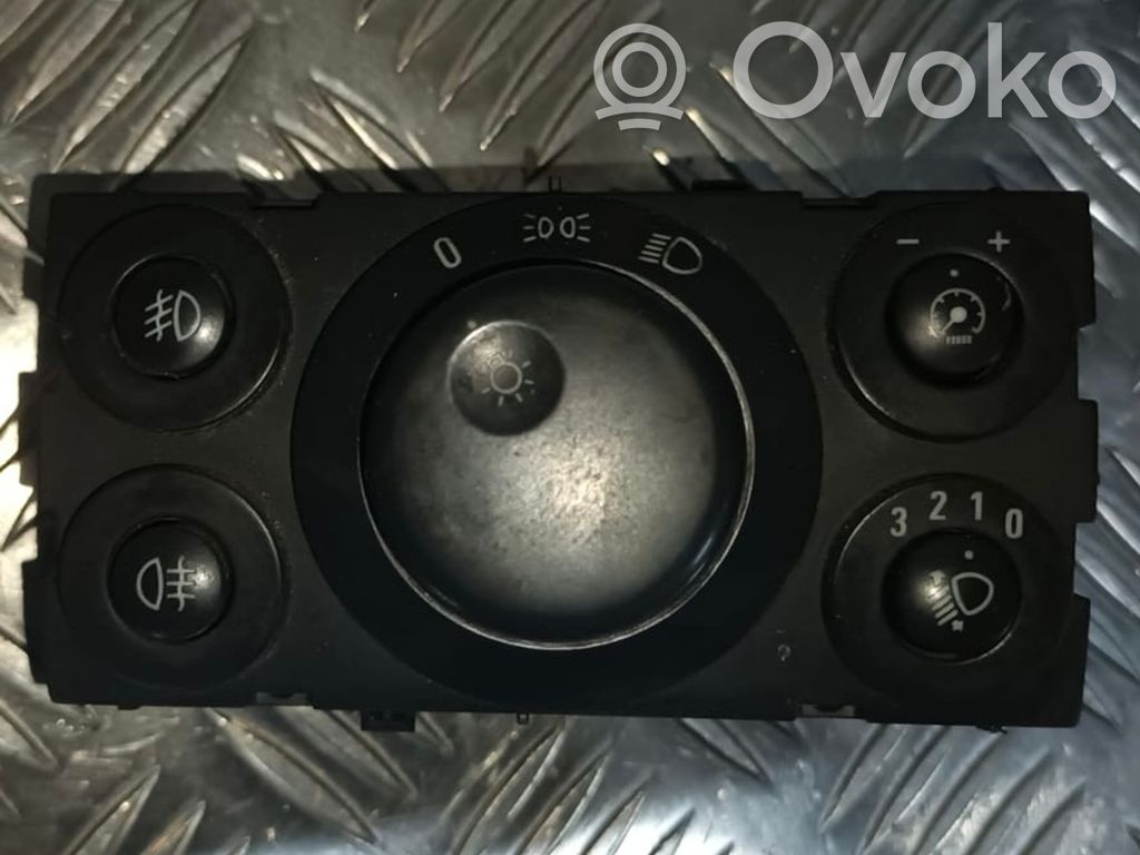 Opel Astra H Przełącznik świateł 