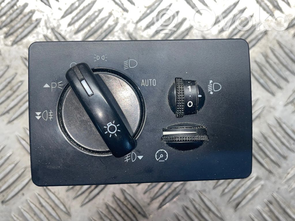 Light switch   7M5T13A024CA