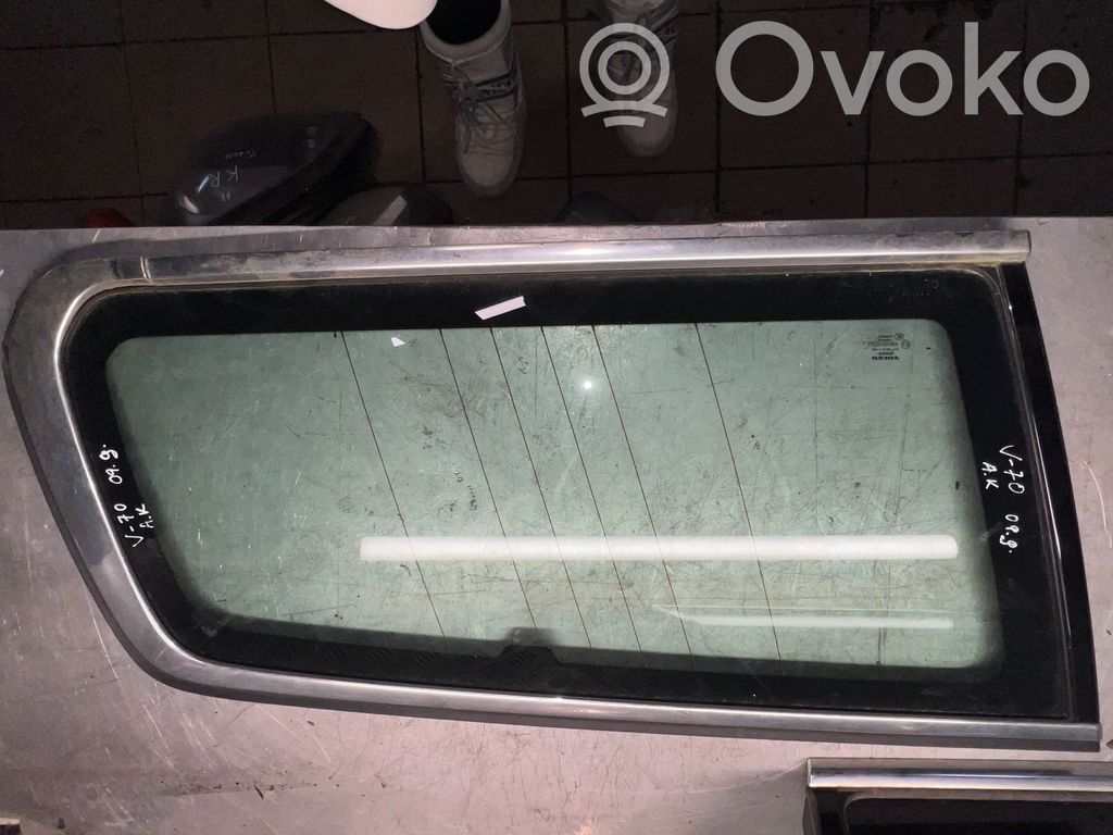Volvo V70 Rear side window 