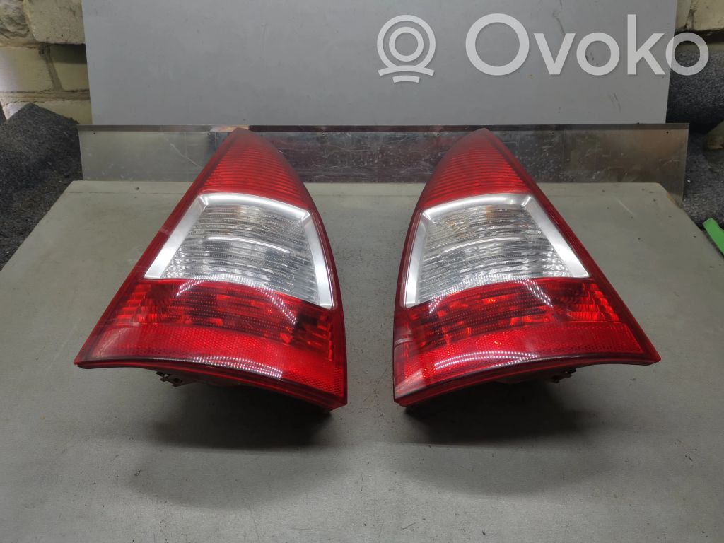 Rear/tail lights set
