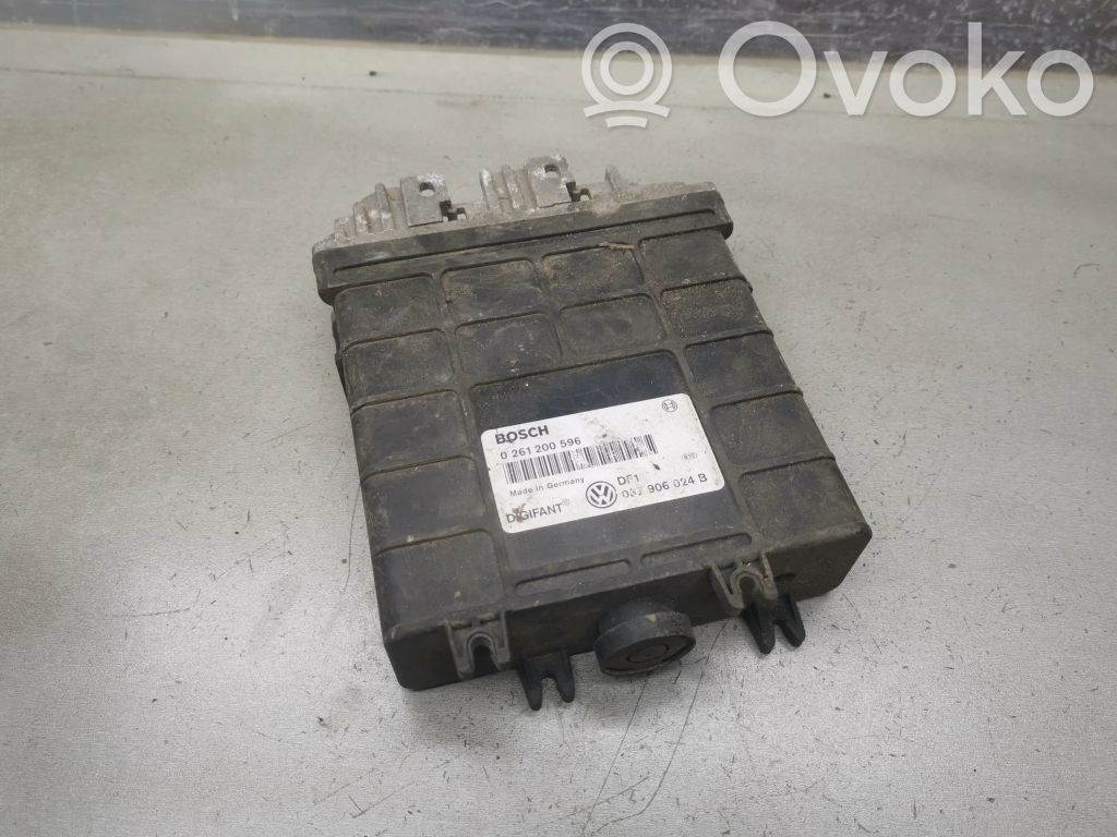 Volkswagen Golf III Engine control unit/module 