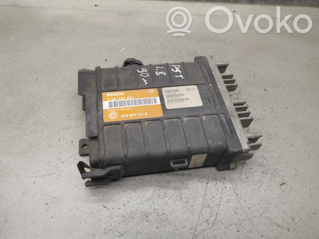 Engine control unit/module   0261200263,443907311A