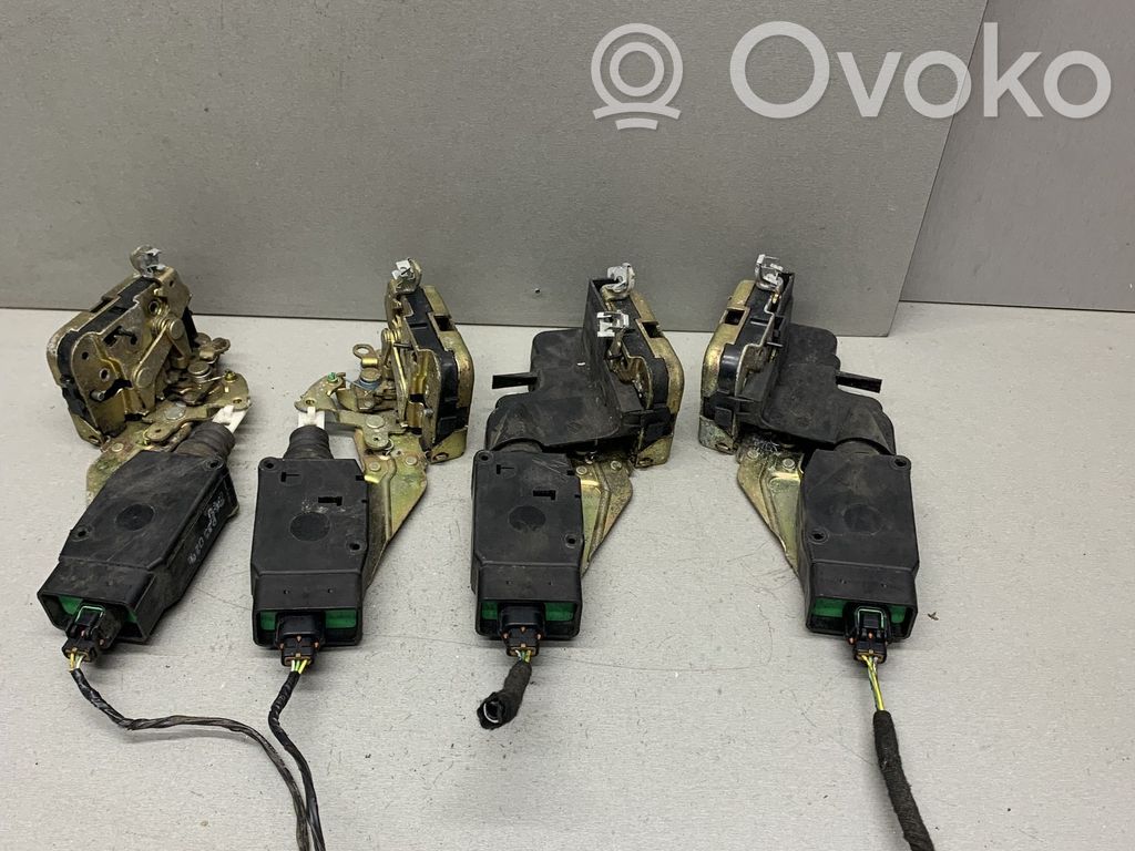 Volvo S40, V40 Front door lock 