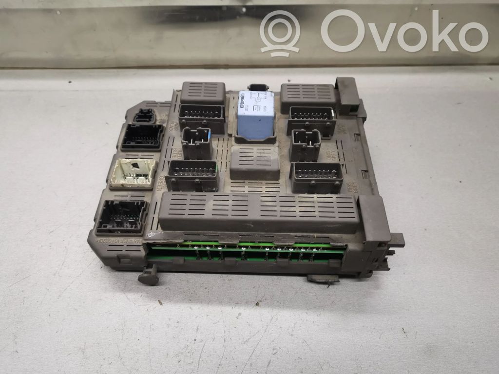 Peugeot 607 Fuse module 