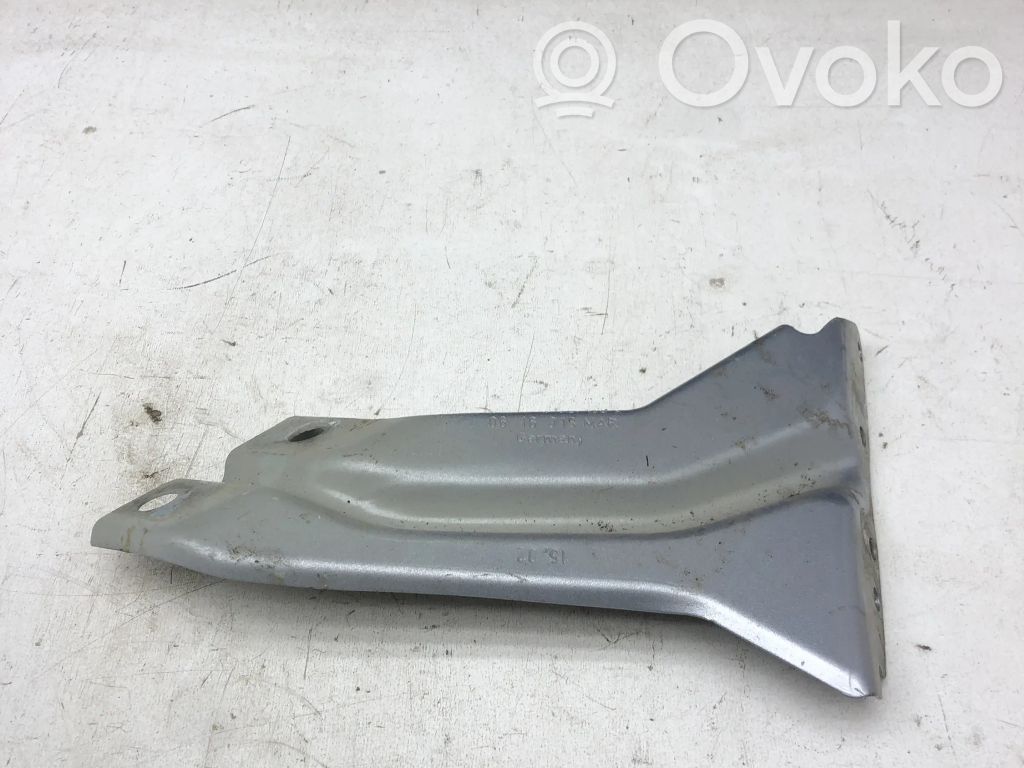 Audi A1 Fender mounting bracket 