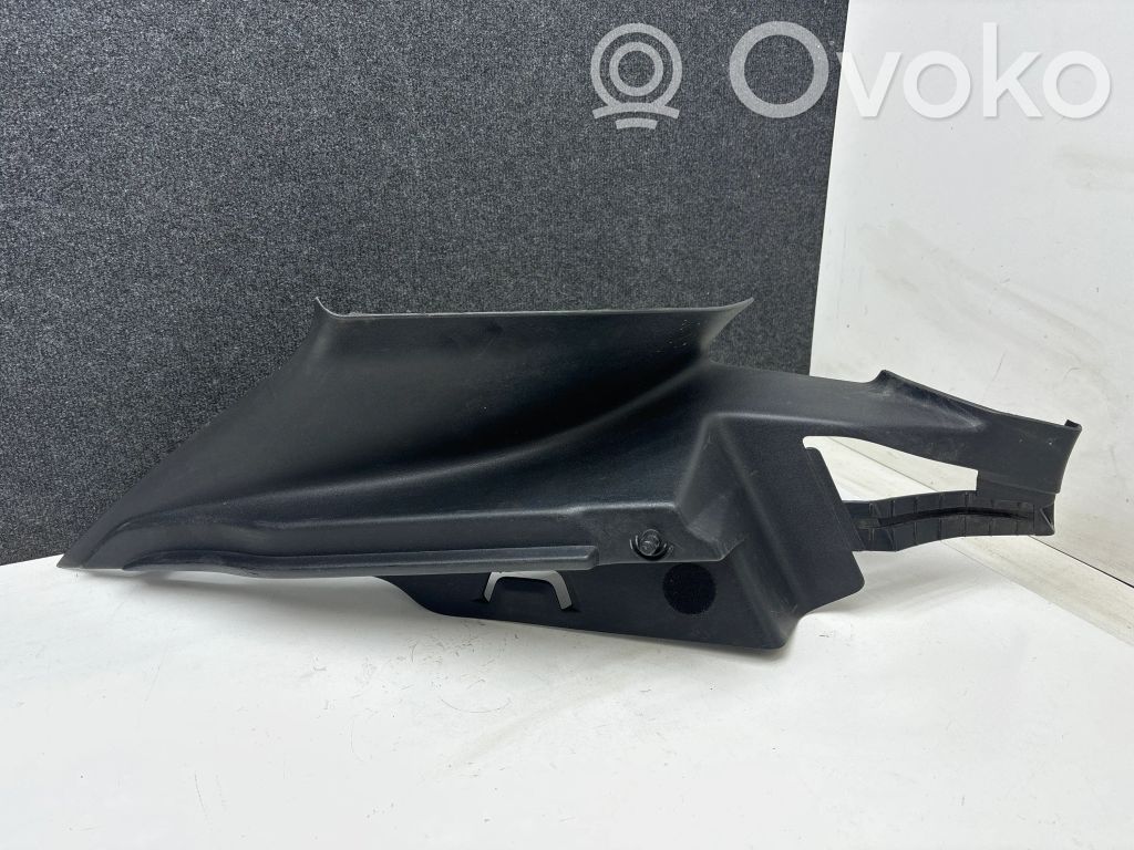 Volvo V40 Šoninė apdaila (prie lango) 