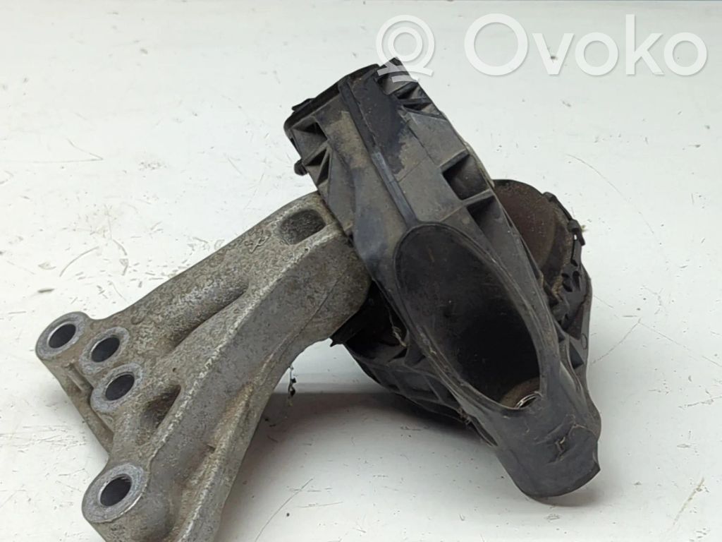 Citroen C3 Engine mount bracket 