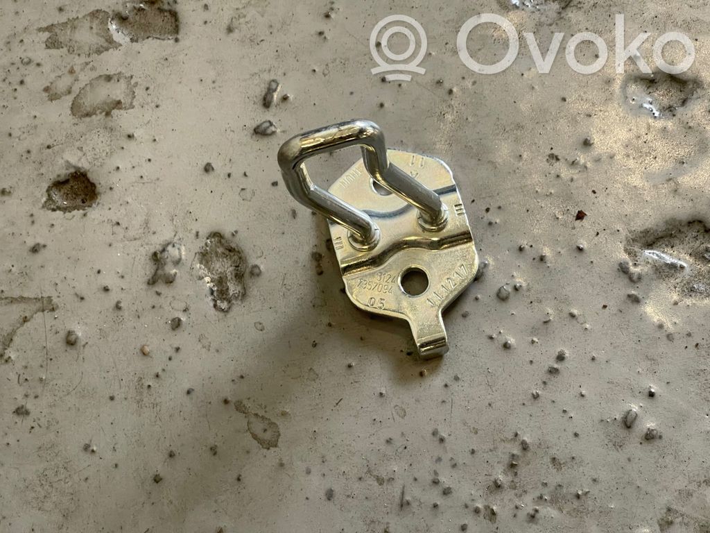 BMW M5 F90 Tailgate/trunk/boot hinge 