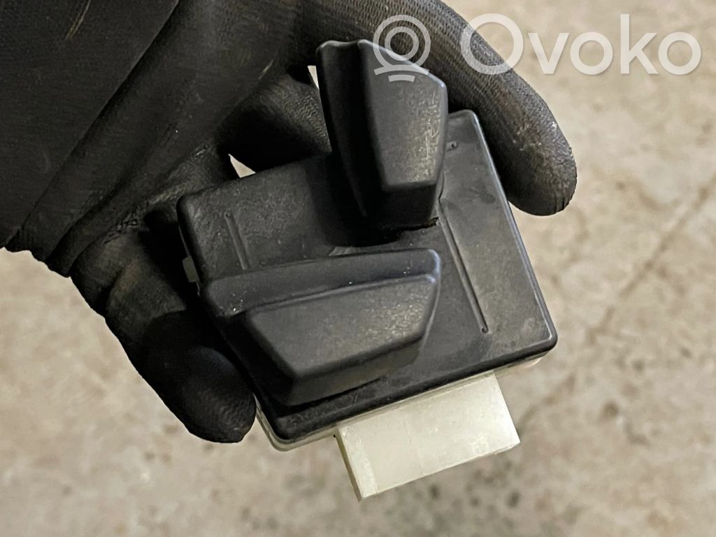 Sēdekļa vadības modulis   6958526,88170002,8347769