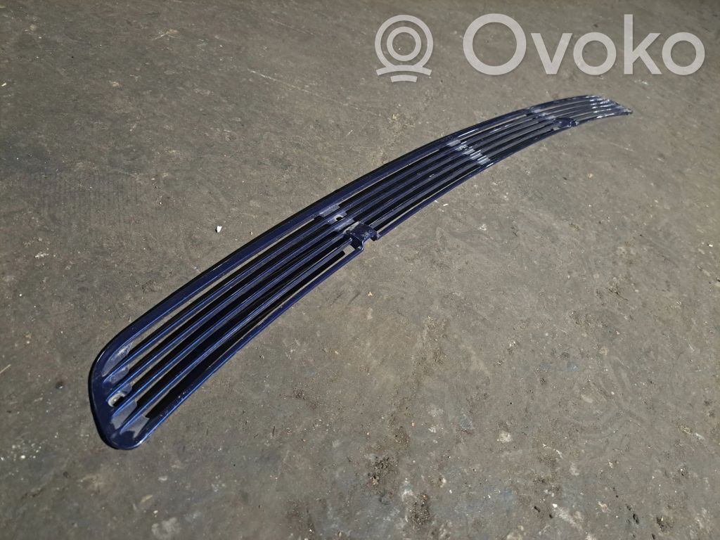 BMW 7 E38 Konepellin säleikkö 