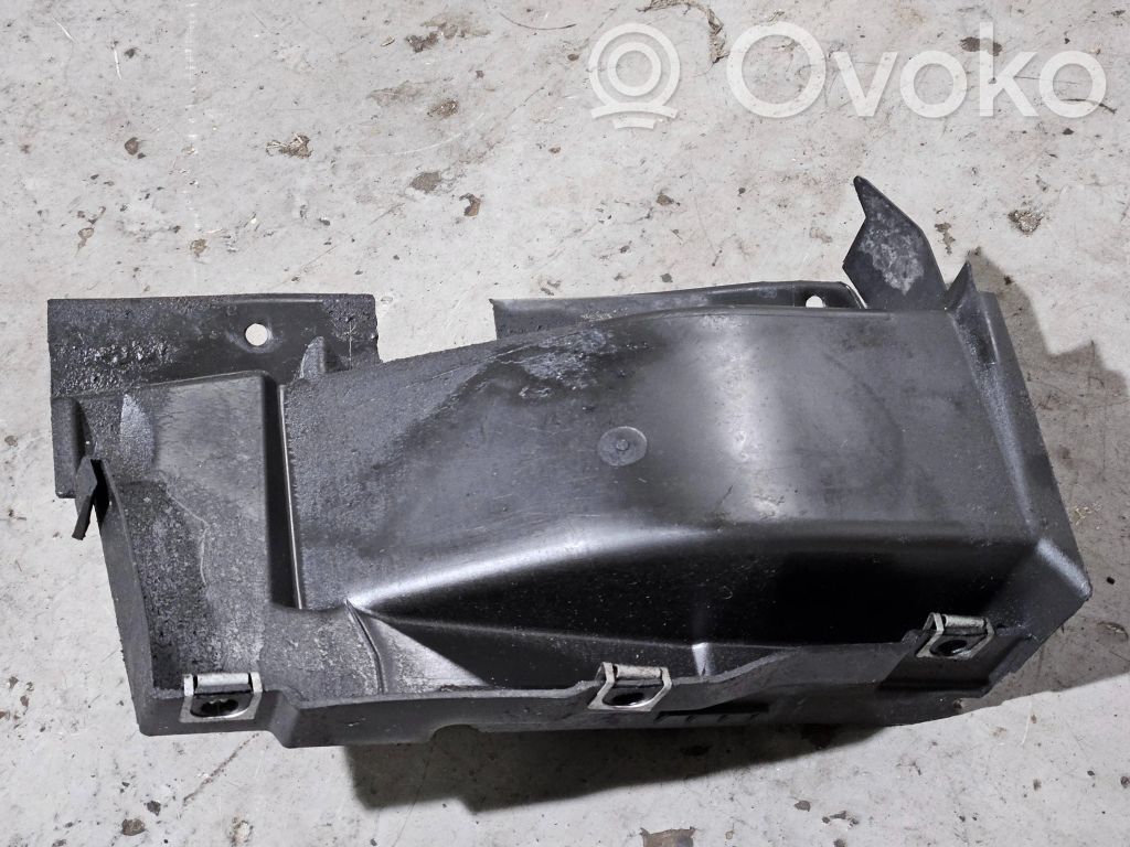BMW 7 E38 Ilmanoton kanavan osa 