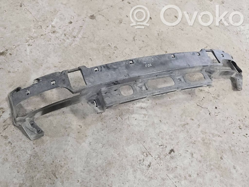 BMW 7 F01 F02 F03 F04 Uchwyt / Mocowanie zderzaka tylnego 