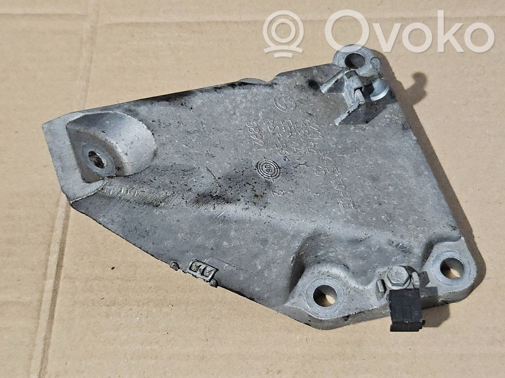 BMW X3 E83 Engine mounting bracket 