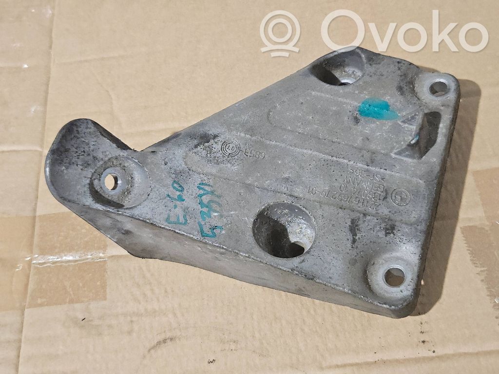 BMW 5 E60 E61 Engine mounting bracket 